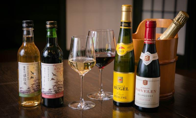 Japanese sakes and wines selected by sommeliers