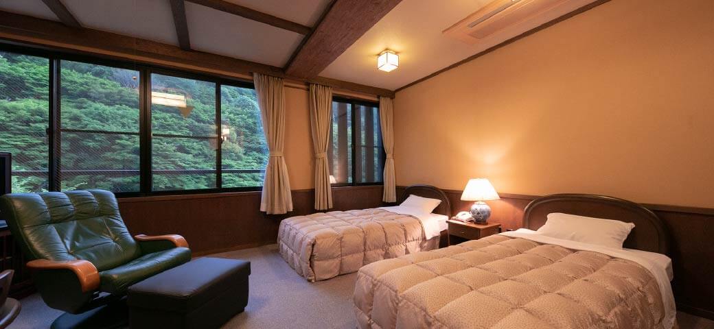 Main block Japanese & western Guest rooms